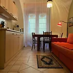 Rustic Ground Floor Apartment In Mala Strana