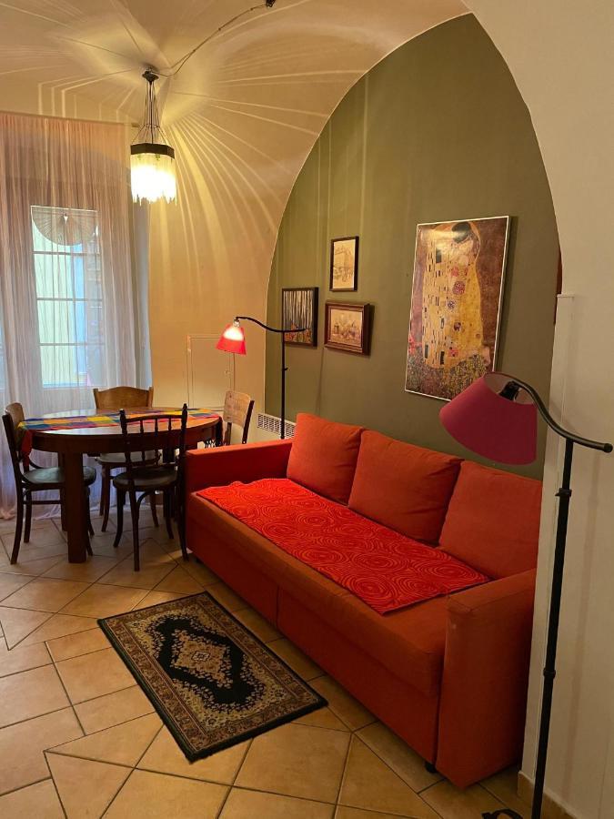 Rustic Ground Floor In Mala Strana Apartment Prag